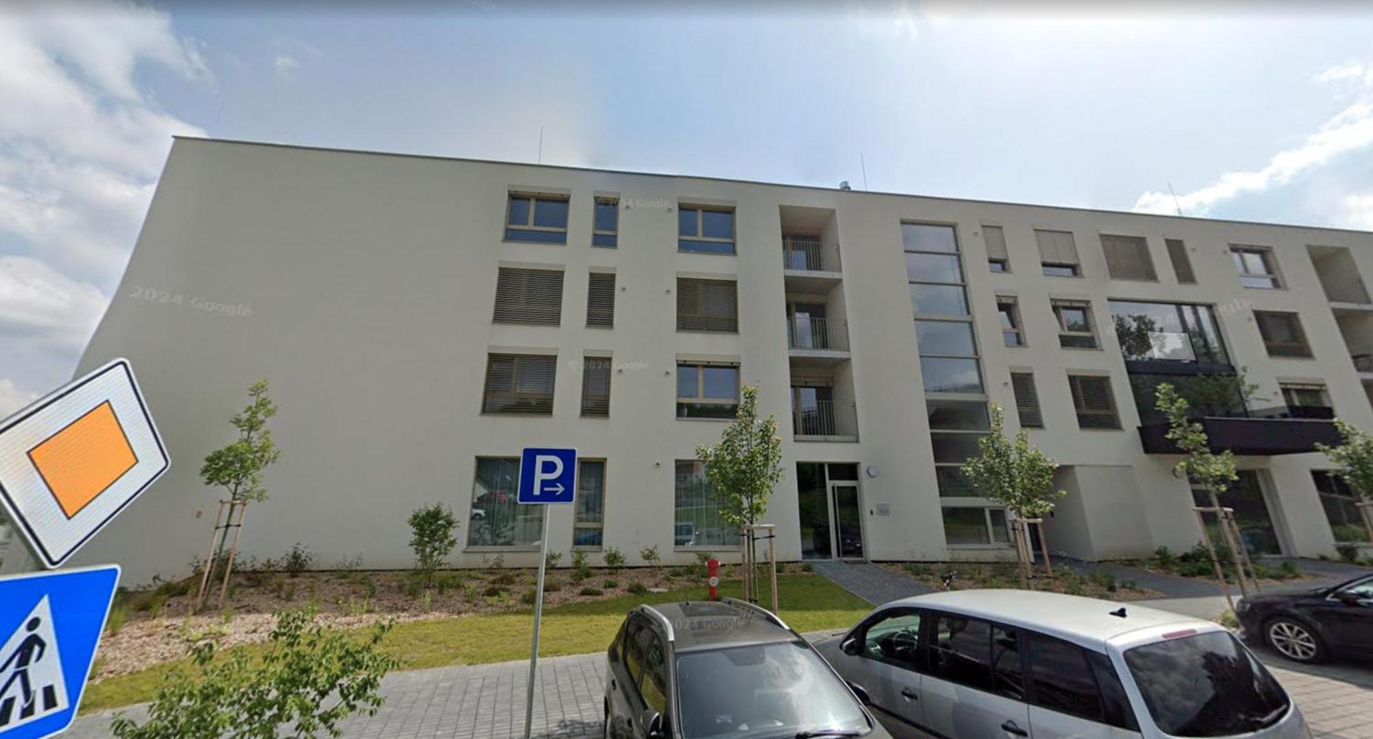 Alure Residences 9 & 24H Self Check-In, Private Parking In Front Of The Apartment Building Included, New Building, Terrace, The Apartment Building Has Its Own Park With A Lake And Outdoor Fitness, Children'S Playground, City Center Banská Bystrica Esterno foto